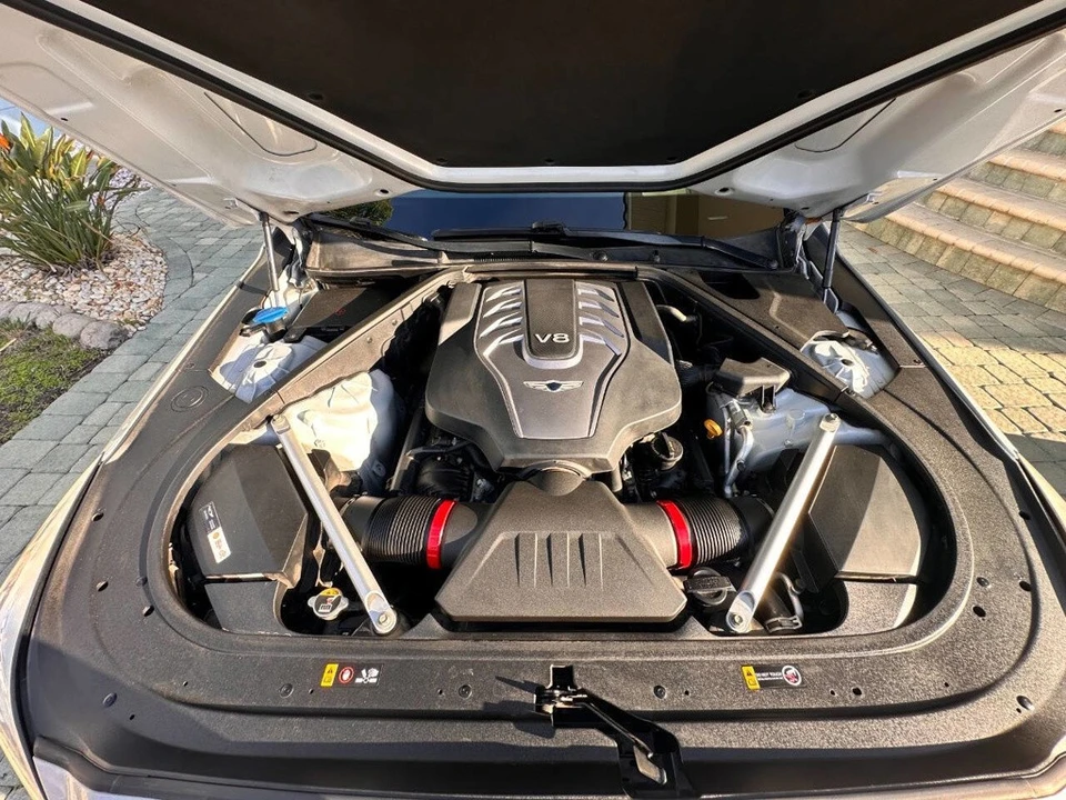 2017 Hyundai Genesis - Image 8 of 21