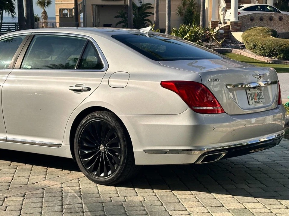 2017 Hyundai Genesis - Image 5 of 21