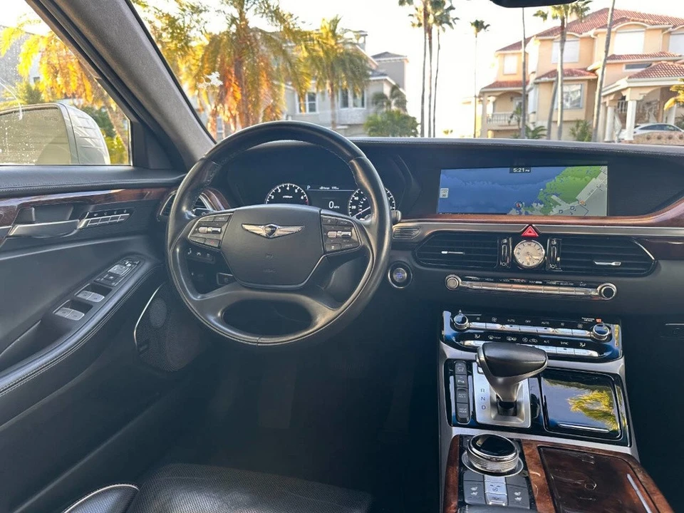 2017 Hyundai Genesis - Image 10 of 21