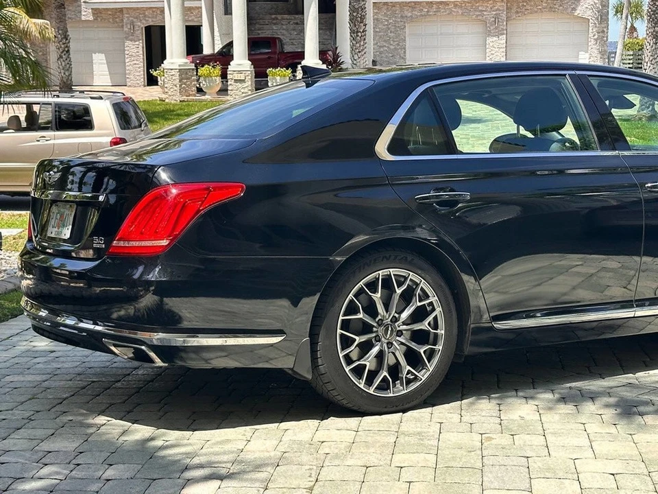 2017 Hyundai Genesis - Image 6 of 24