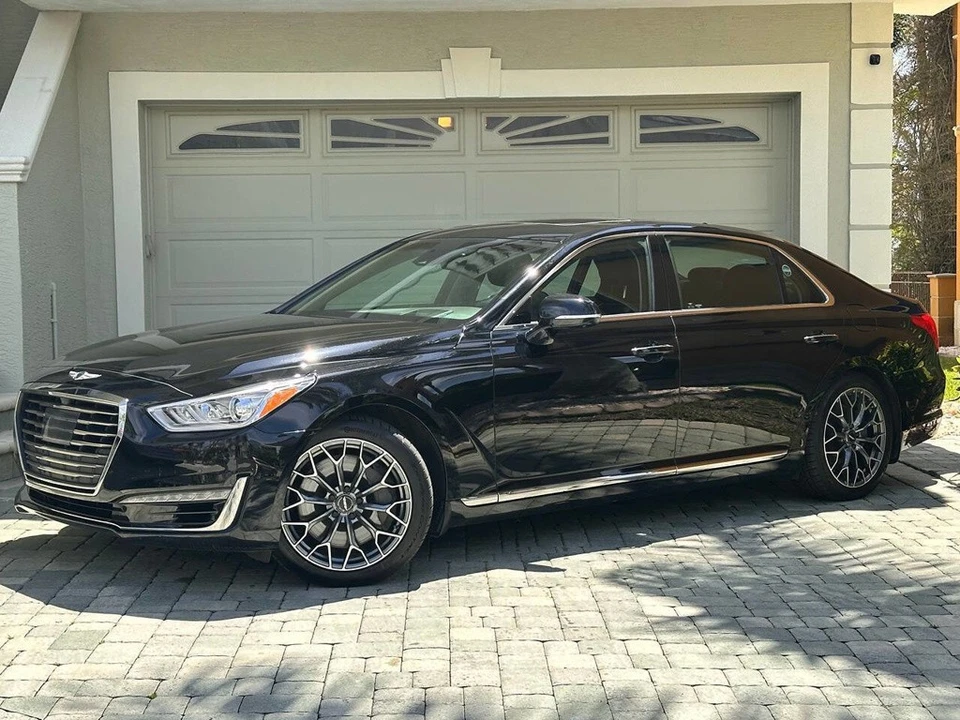 2017 Hyundai Genesis - Image 4 of 24