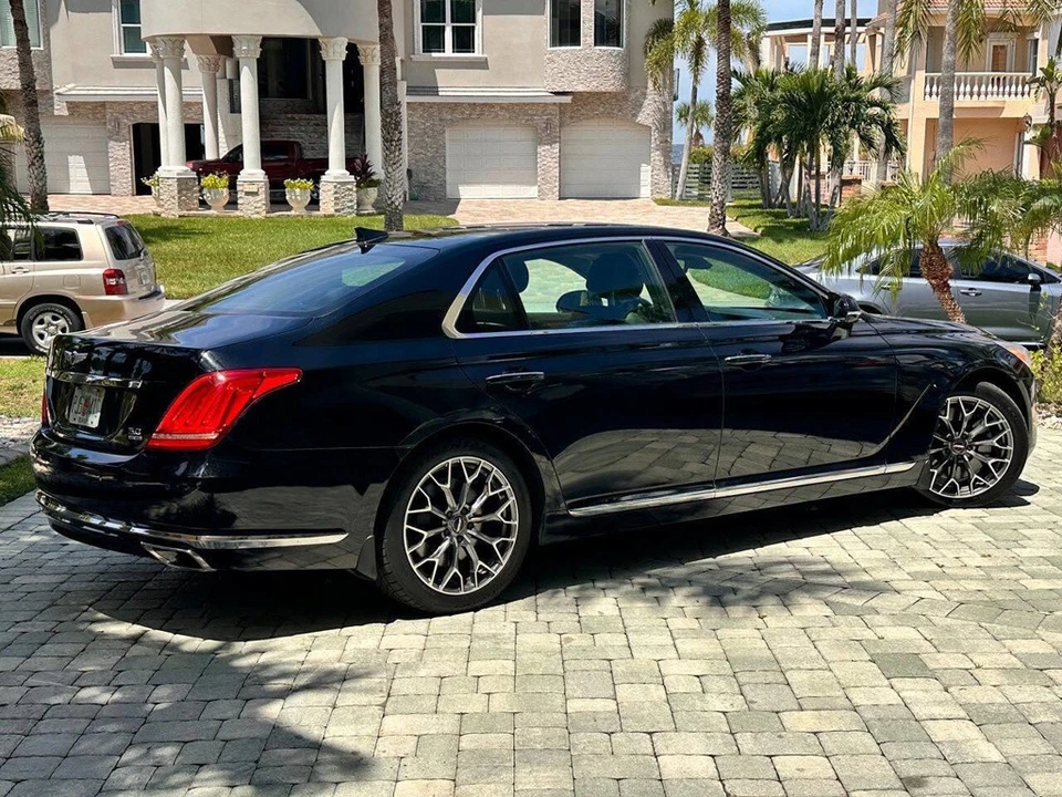 2017 Hyundai Genesis - Image 8 of 24