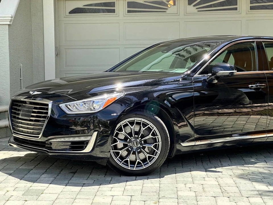 2017 Hyundai Genesis - Image 2 of 24