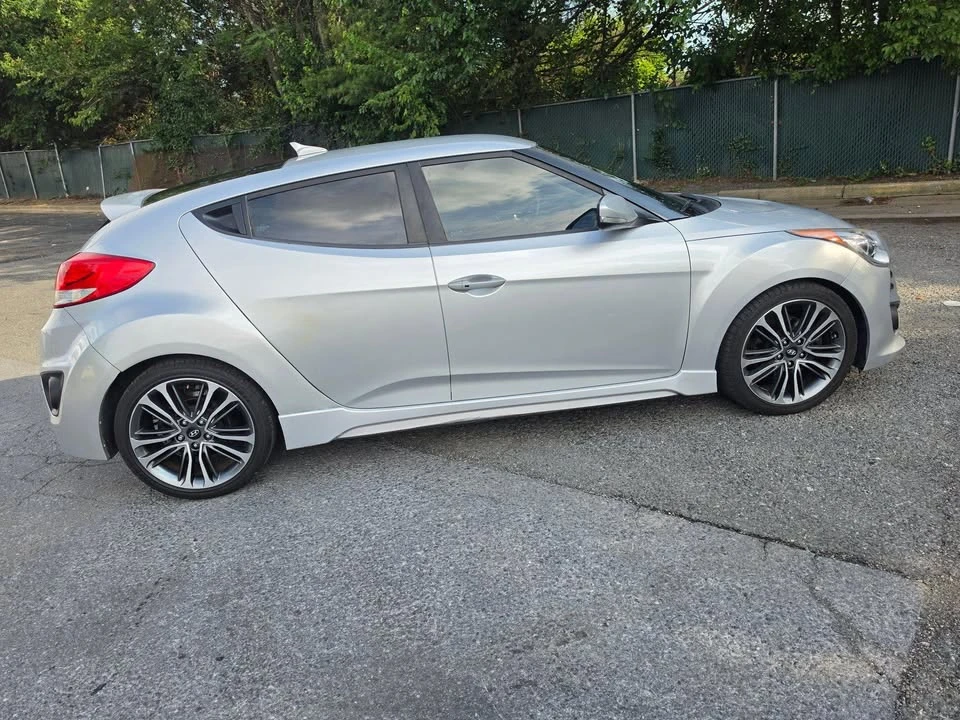 2017 Hyundai Veloster - Image 4 of 10