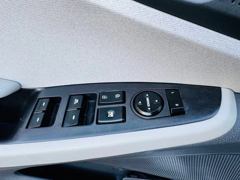 2017 Hyundai Ioniq 5 - Image 17 of 20