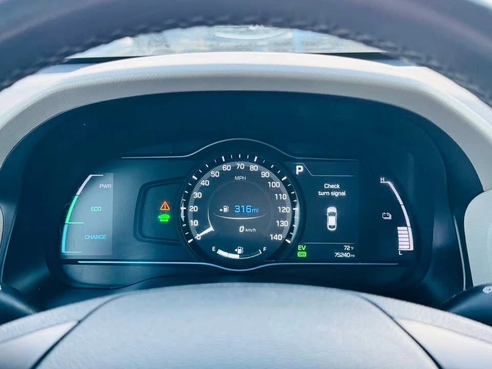 2017 Hyundai Ioniq 5 - Image 11 of 20