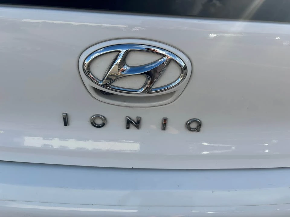 2017 Hyundai Ioniq 5 - Image 6 of 12