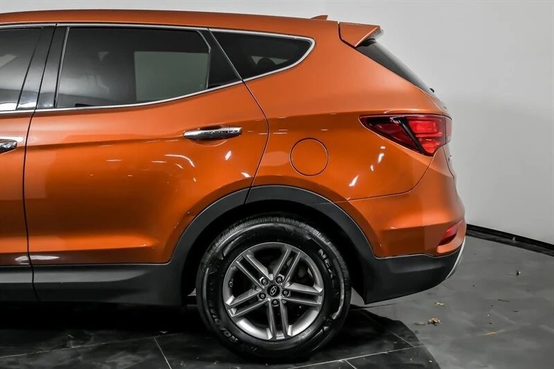 2017 Hyundai Santa Fe - Image 7 of 21
