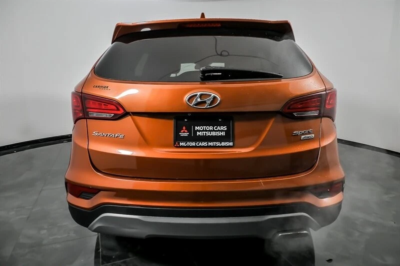 2017 Hyundai Santa Fe - Image 9 of 21