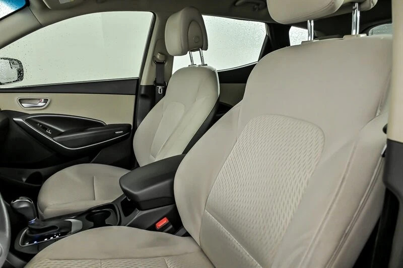2017 Hyundai Santa Fe - Image 18 of 21