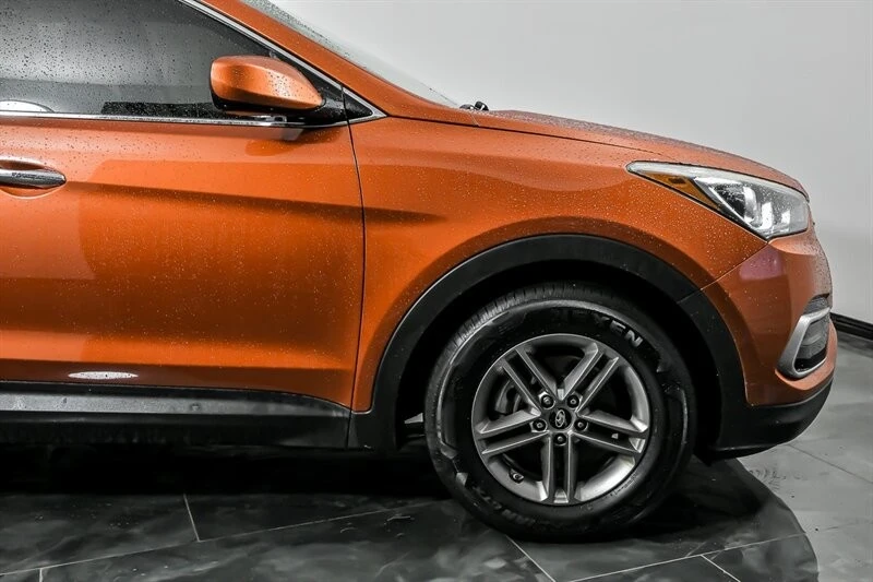 2017 Hyundai Santa Fe - Image 12 of 21