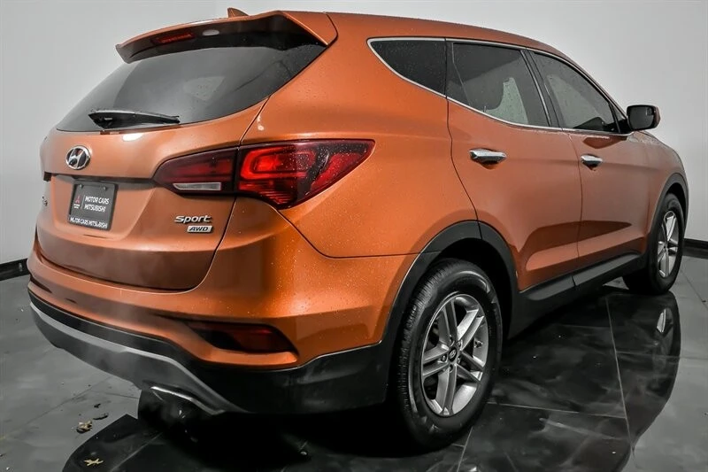 2017 Hyundai Santa Fe - Image 10 of 21