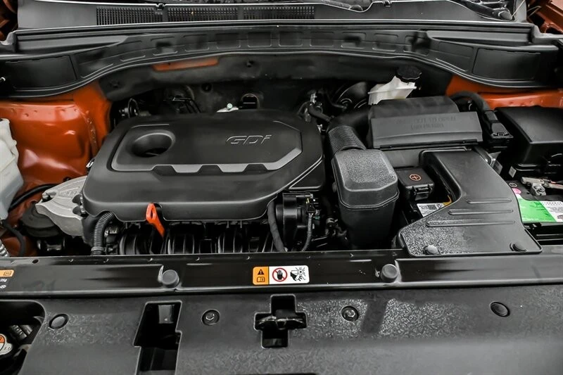 2017 Hyundai Santa Fe - Image 14 of 21