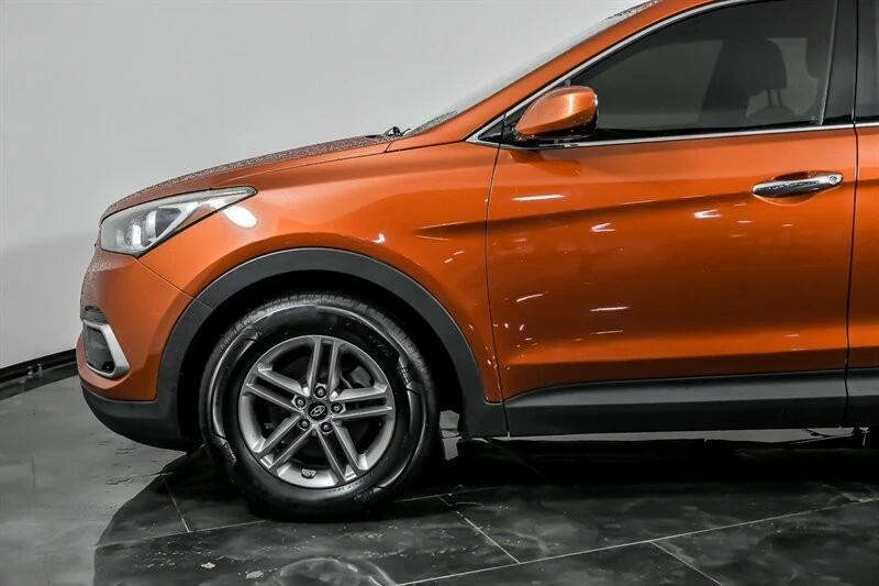 2017 Hyundai Santa Fe - Image 6 of 21