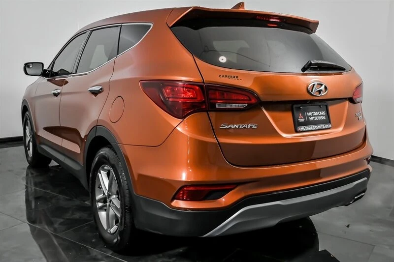 2017 Hyundai Santa Fe - Image 8 of 21