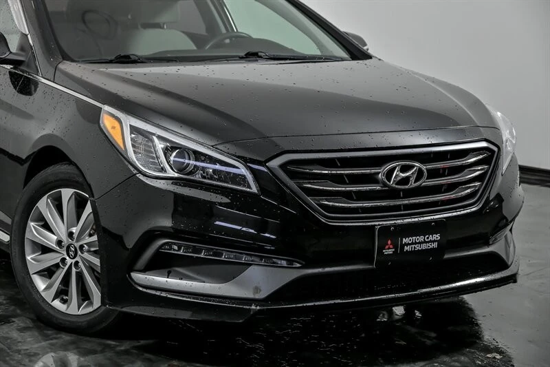2017 Hyundai Sonata - Image 2 of 21