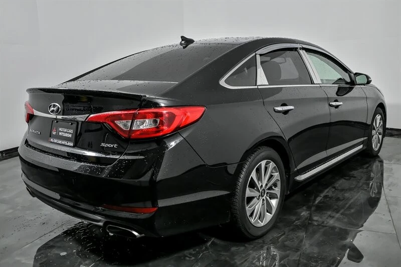 2017 Hyundai Sonata - Image 10 of 21
