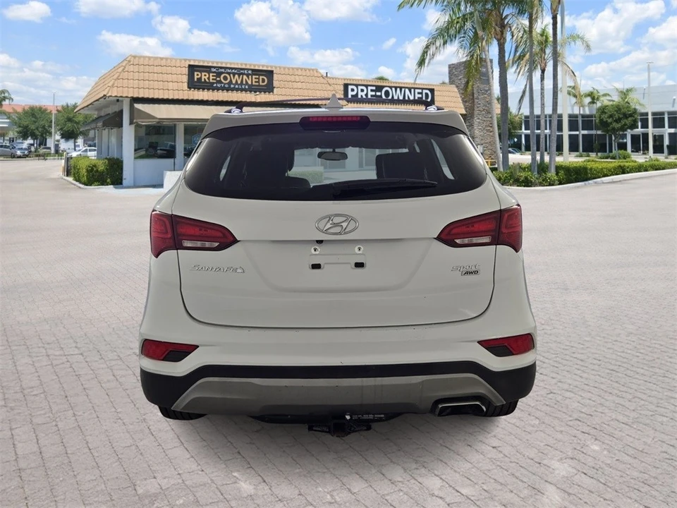 2017 Hyundai Santa Fe - Image 6 of 12