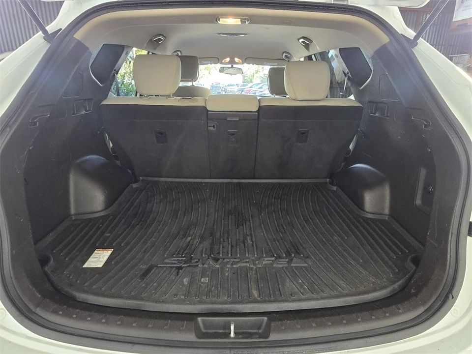 2017 Hyundai Santa Fe - Image 10 of 12