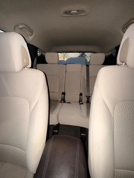 2017 Hyundai Santa Fe - Image 9 of 11