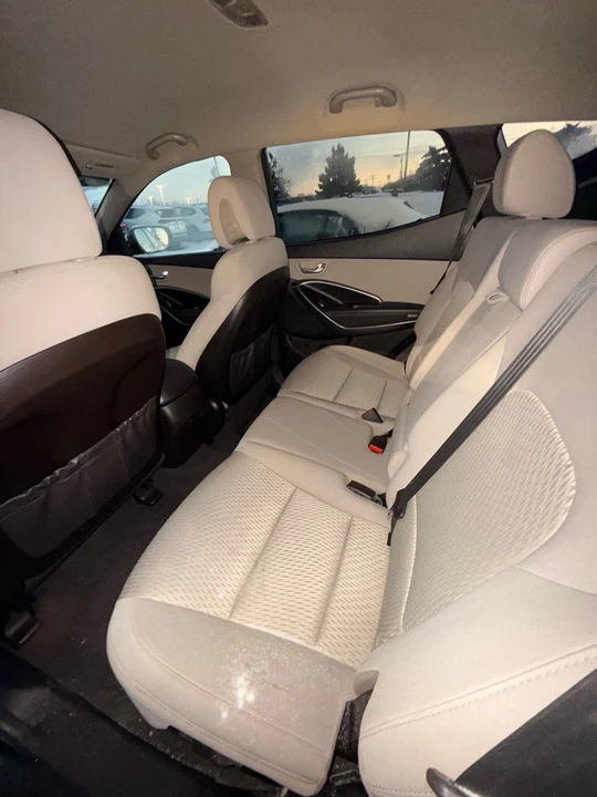 2017 Hyundai Santa Fe - Image 8 of 11