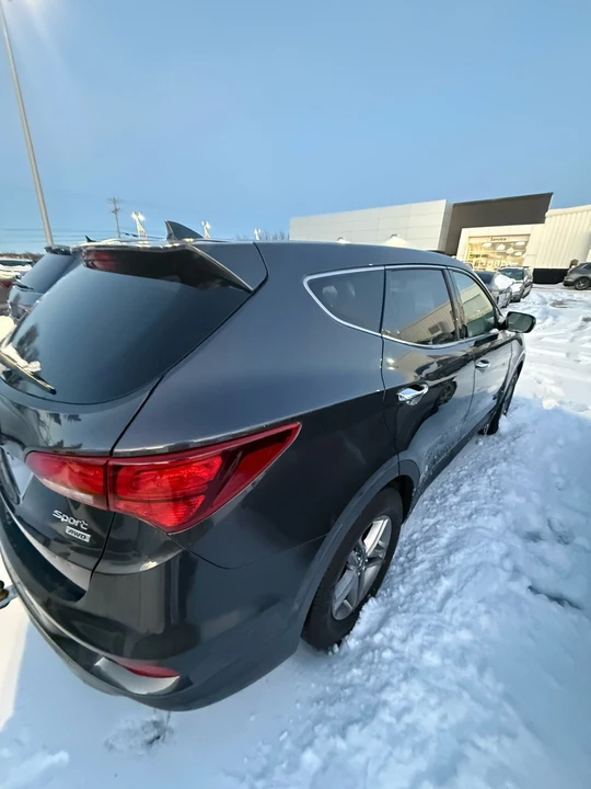 2017 Hyundai Santa Fe - Image 4 of 11