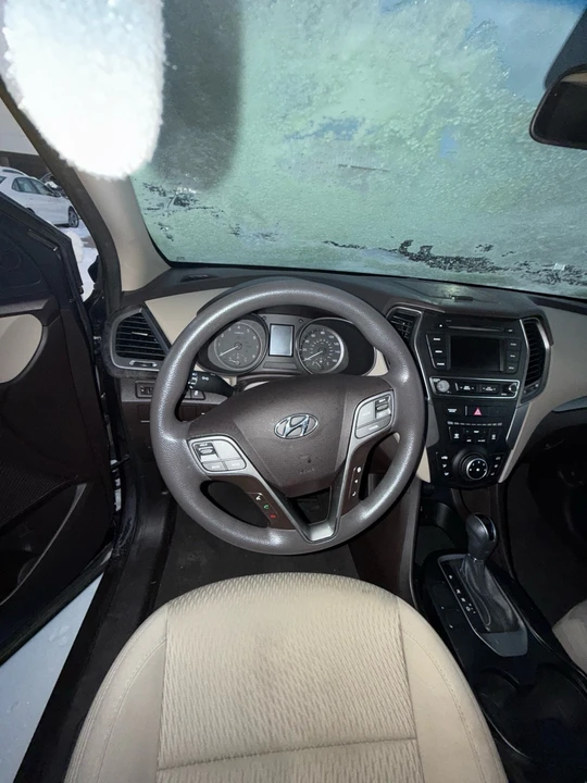 2017 Hyundai Santa Fe - Image 7 of 11