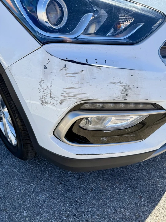 2017 Hyundai Santa Fe - Image 4 of 21