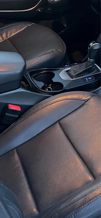2017 Hyundai Santa Fe - Image 9 of 10