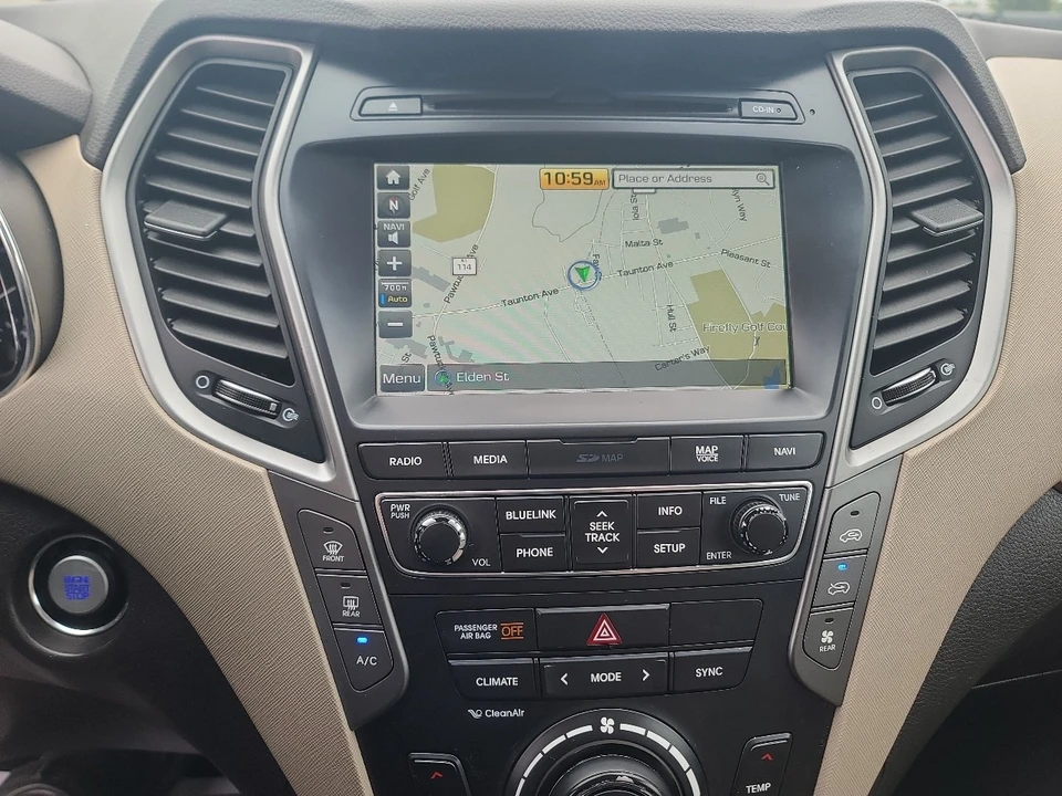 2017 Hyundai Santa Fe - Image 19 of 21