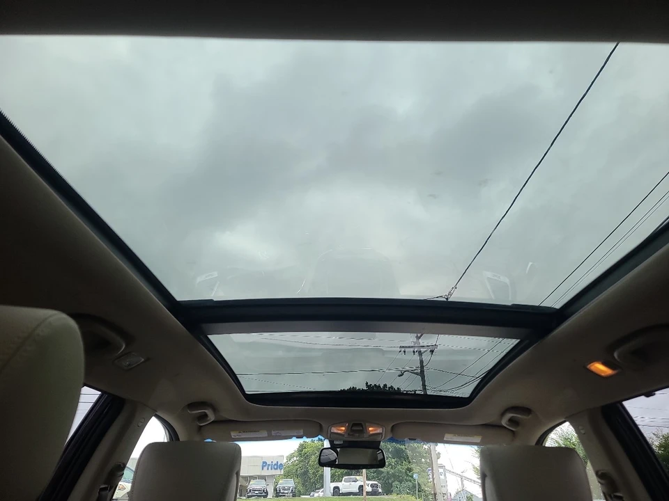 2017 Hyundai Santa Fe - Image 12 of 21