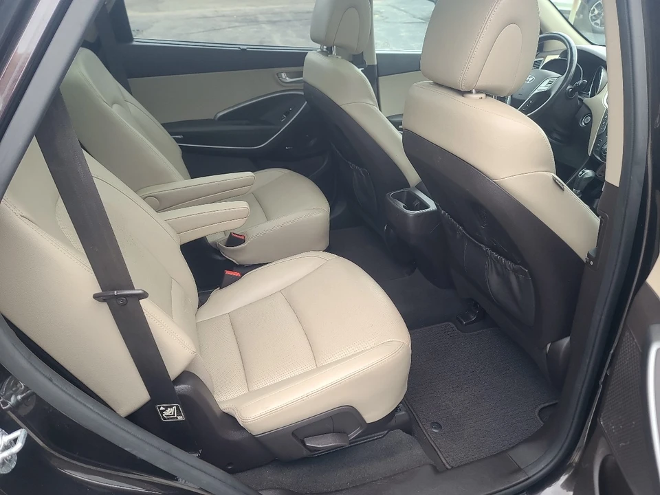 2017 Hyundai Santa Fe - Image 14 of 21