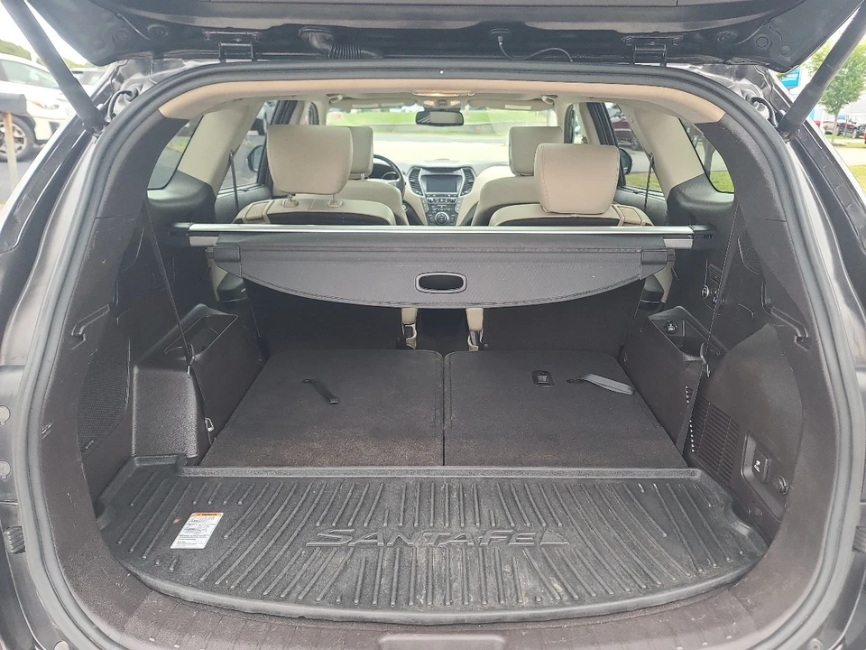 2017 Hyundai Santa Fe - Image 13 of 21