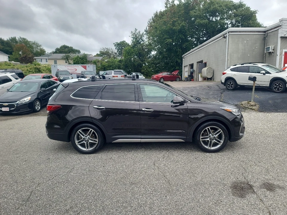 2017 Hyundai Santa Fe - Image 8 of 21