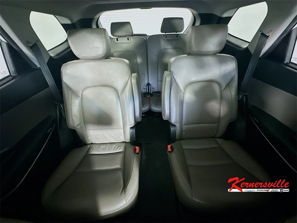2017 Hyundai Santa Fe - Image 13 of 21