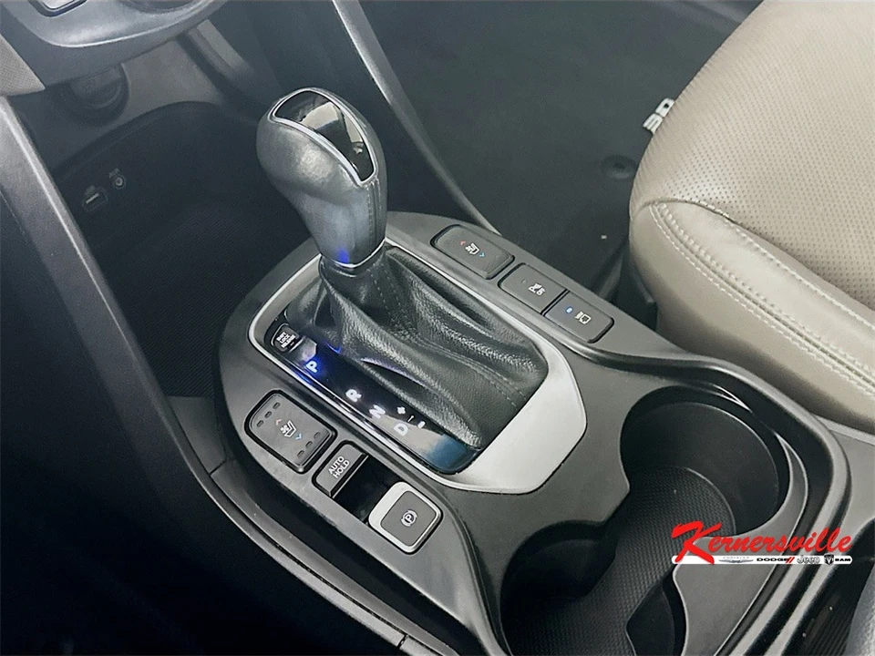 2017 Hyundai Santa Fe - Image 16 of 21