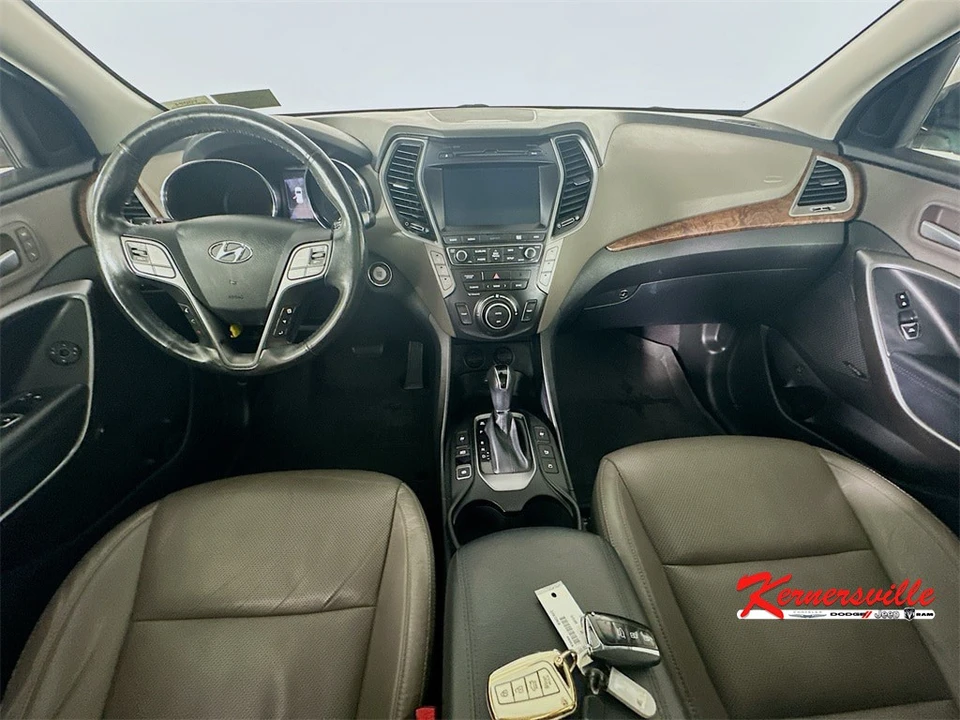2017 Hyundai Santa Fe - Image 10 of 12