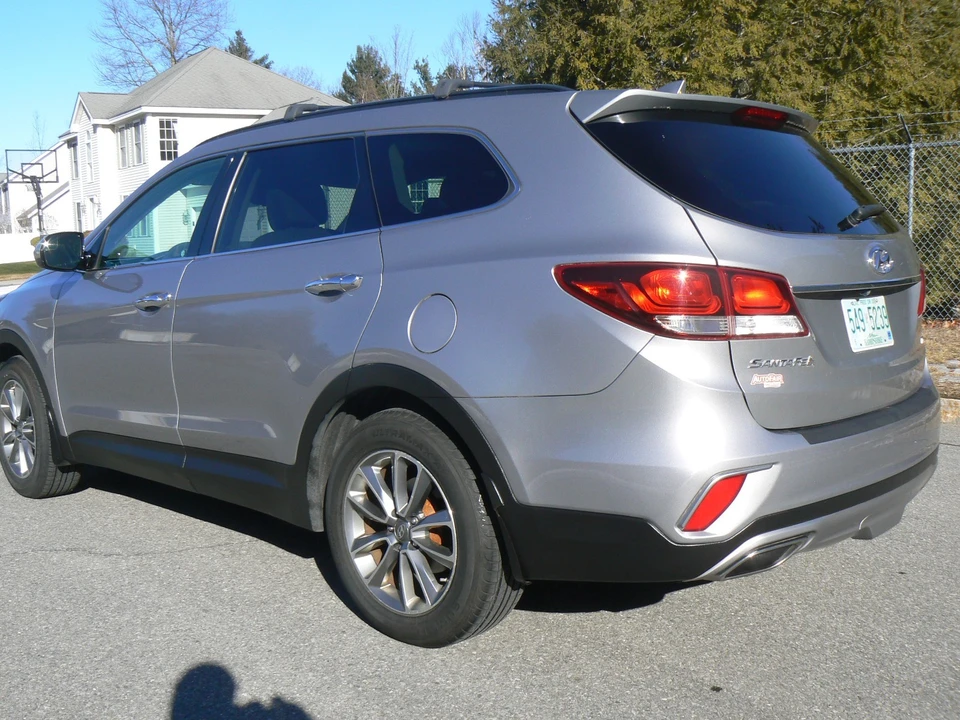 2017 Hyundai Santa Fe - Image 3 of 14