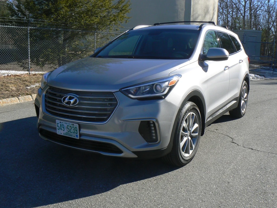 2017 Hyundai Santa Fe - Image 2 of 14