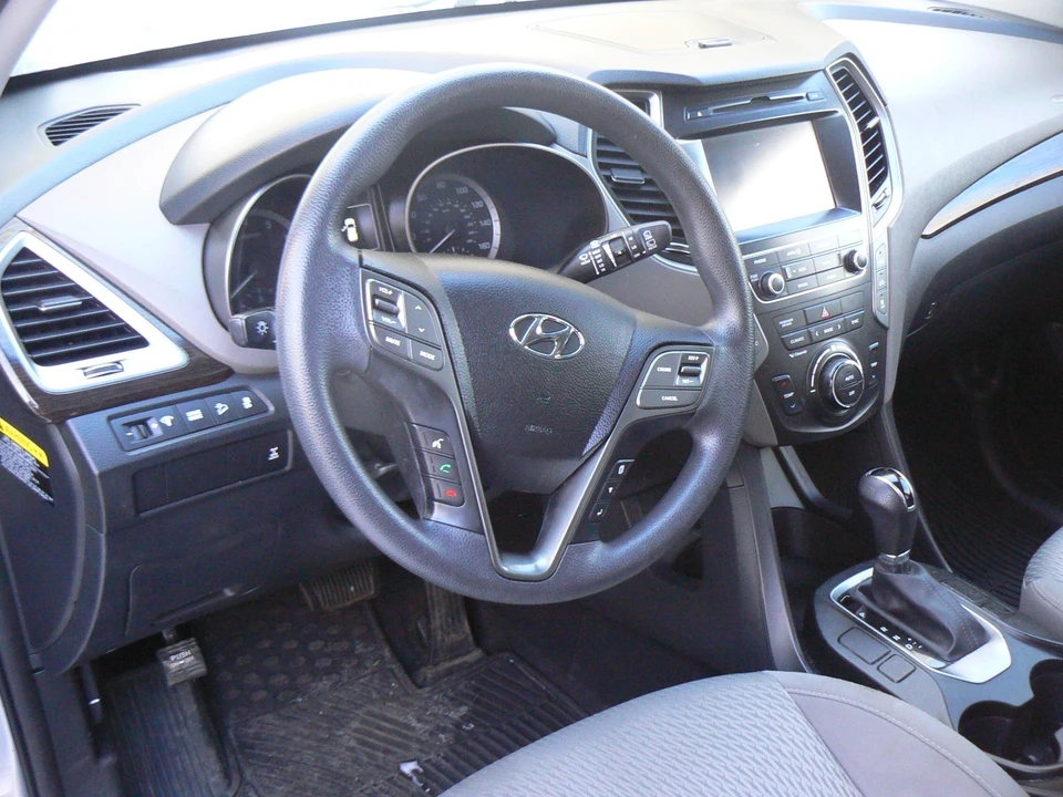 2017 Hyundai Santa Fe - Image 7 of 14