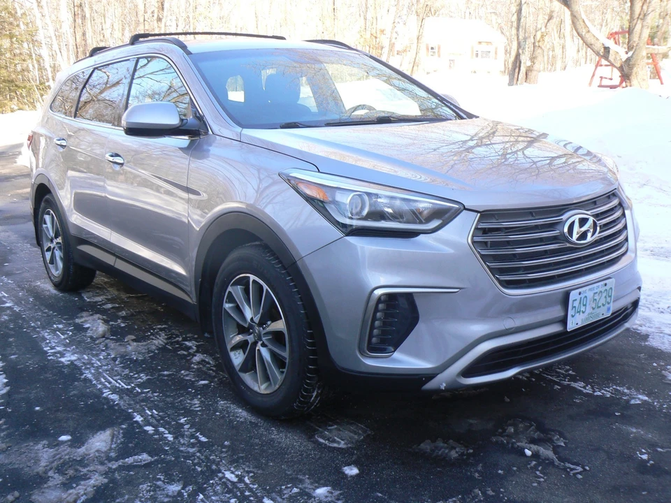 2017 Hyundai Santa Fe - Image 13 of 14
