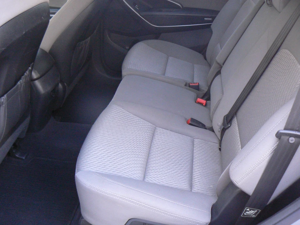 2017 Hyundai Santa Fe - Image 10 of 14