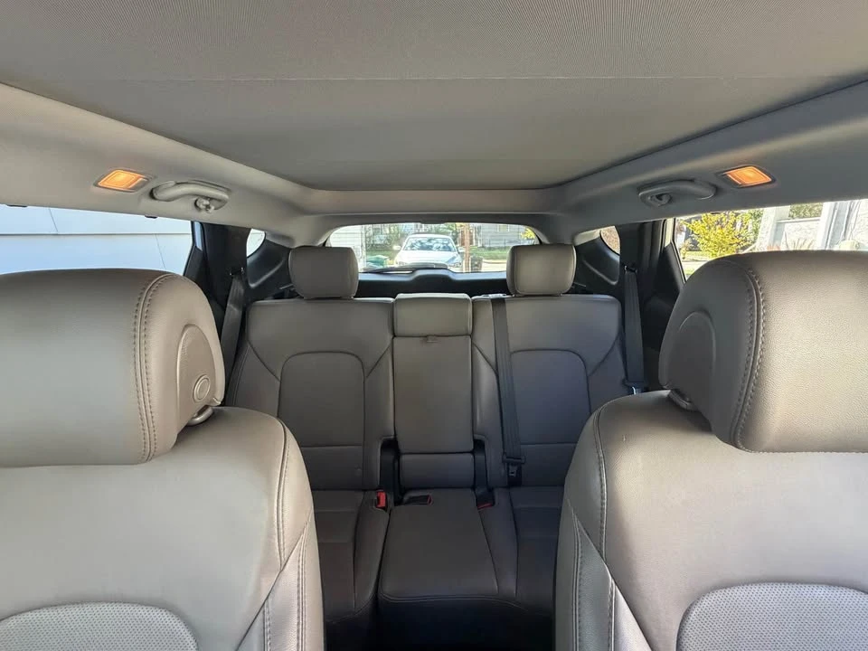 2017 Hyundai Santa Fe - Image 5 of 6