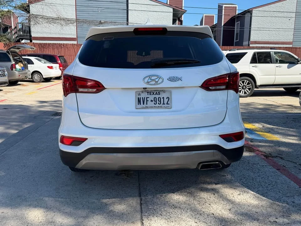 2017 Hyundai Santa Fe - Image 3 of 10