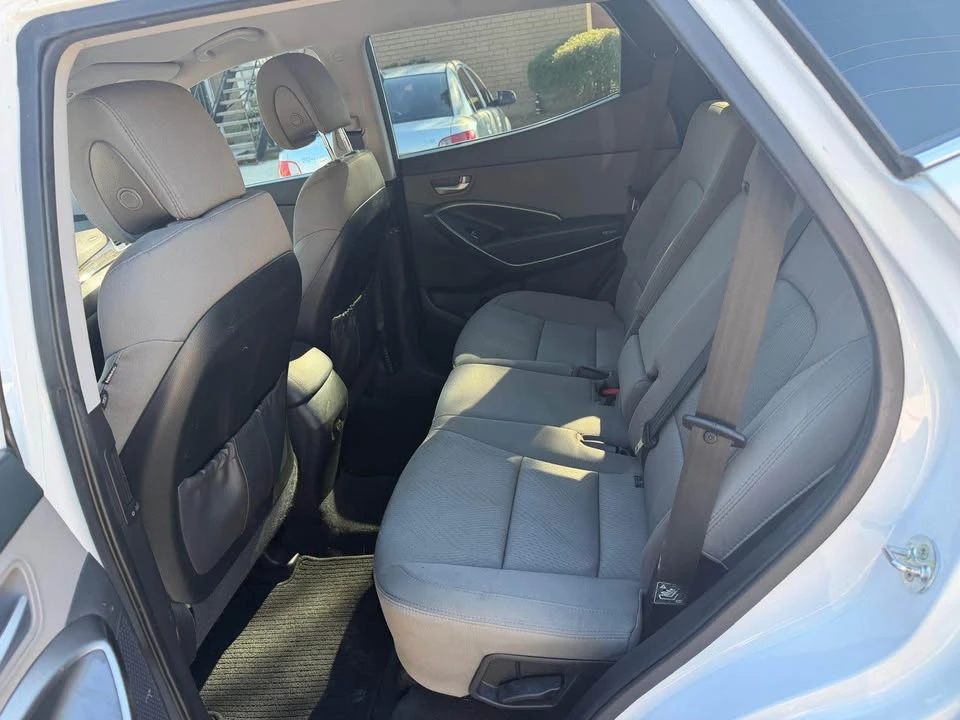 2017 Hyundai Santa Fe - Image 7 of 10