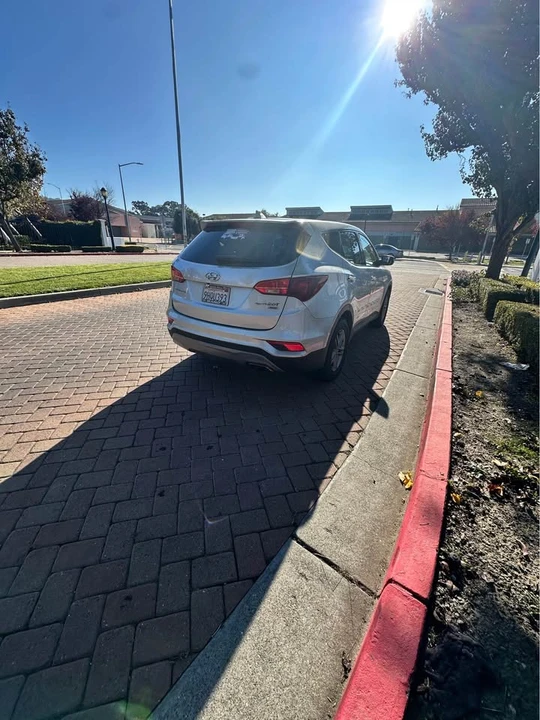 2017 Hyundai Santa Fe - Image 7 of 14
