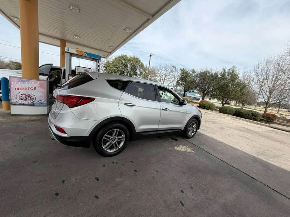 2017 Hyundai Santa Fe - Image 7 of 13