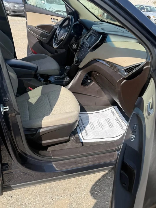 2017 Hyundai Santa Fe - Image 11 of 16
