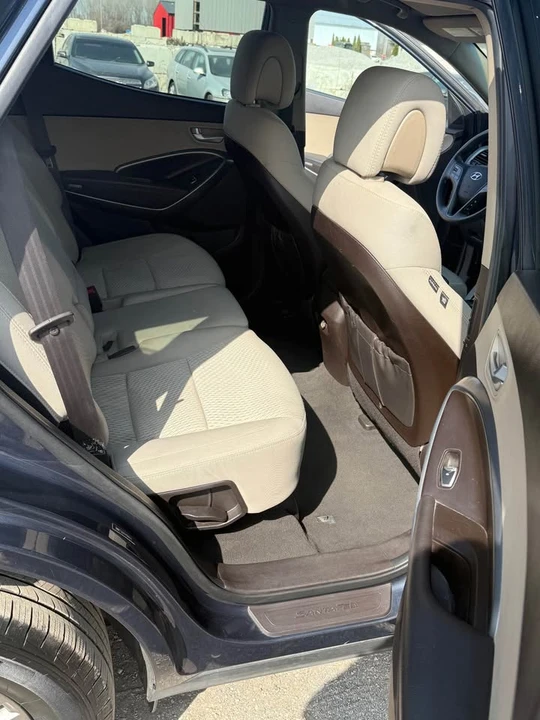 2017 Hyundai Santa Fe - Image 10 of 16