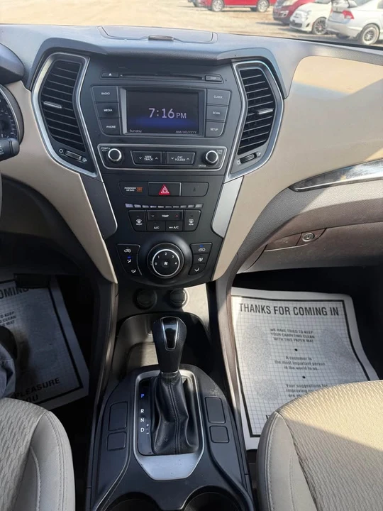 2017 Hyundai Santa Fe - Image 15 of 16